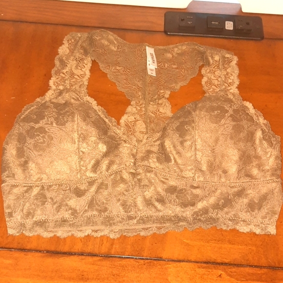 Zenana Outfitters Other - XL Zenana Olive Green Lace Bralet, padded, racer back